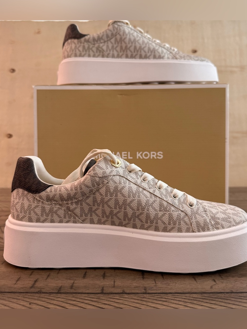 NWT Michael Kors Toney Platform Lace-Up Sneakers Women’s Size 8.5